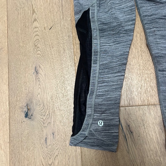 Lululemon leggings 4 - Picture 3 of 3
